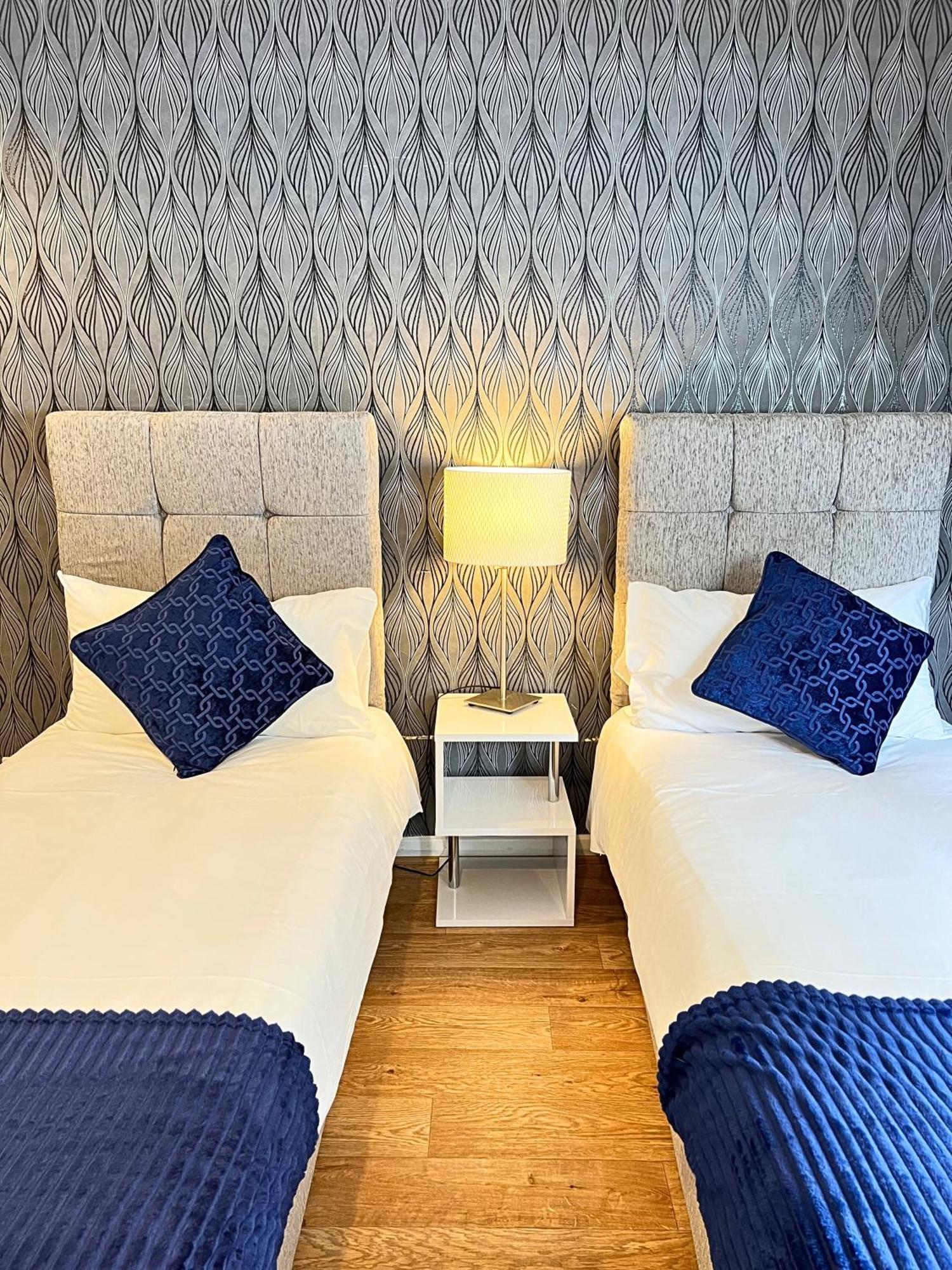 Kensington 2 Bedroom House-Big Living Area And Kitchen-Harrods-National History Museum-Hyde Park-Near 2 Underground Lines London Exteriör bild