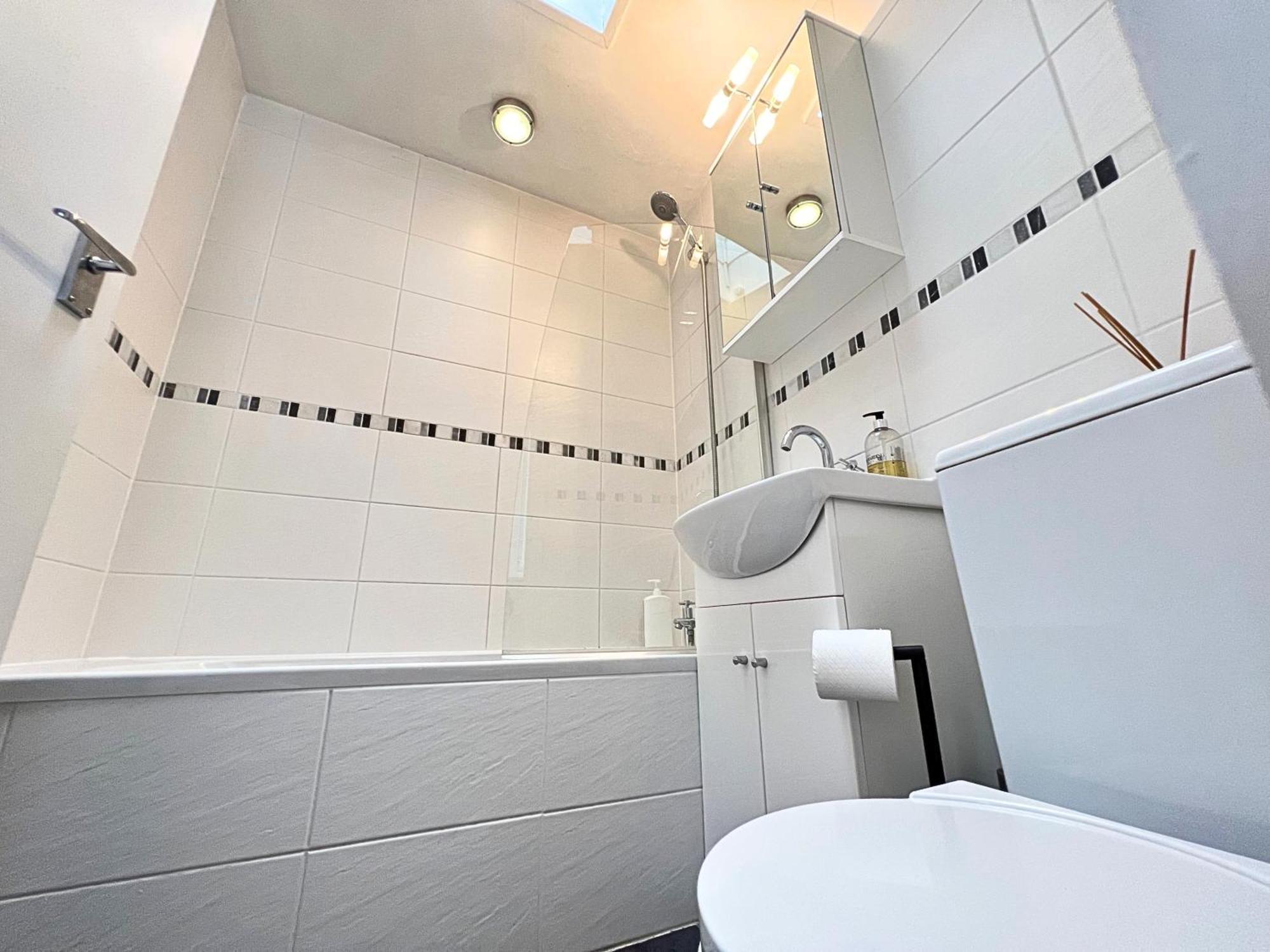 Kensington 2 Bedroom House-Big Living Area And Kitchen-Harrods-National History Museum-Hyde Park-Near 2 Underground Lines London Exteriör bild