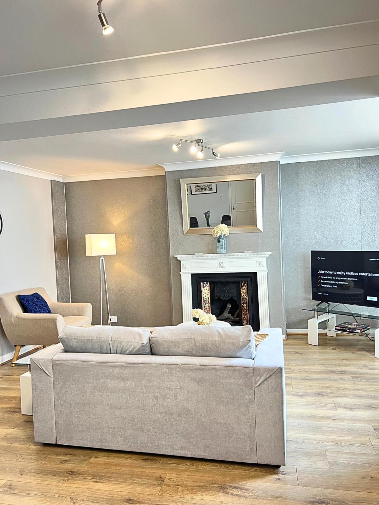 Kensington 2 Bedroom House-Big Living Area And Kitchen-Harrods-National History Museum-Hyde Park-Near 2 Underground Lines London Exteriör bild