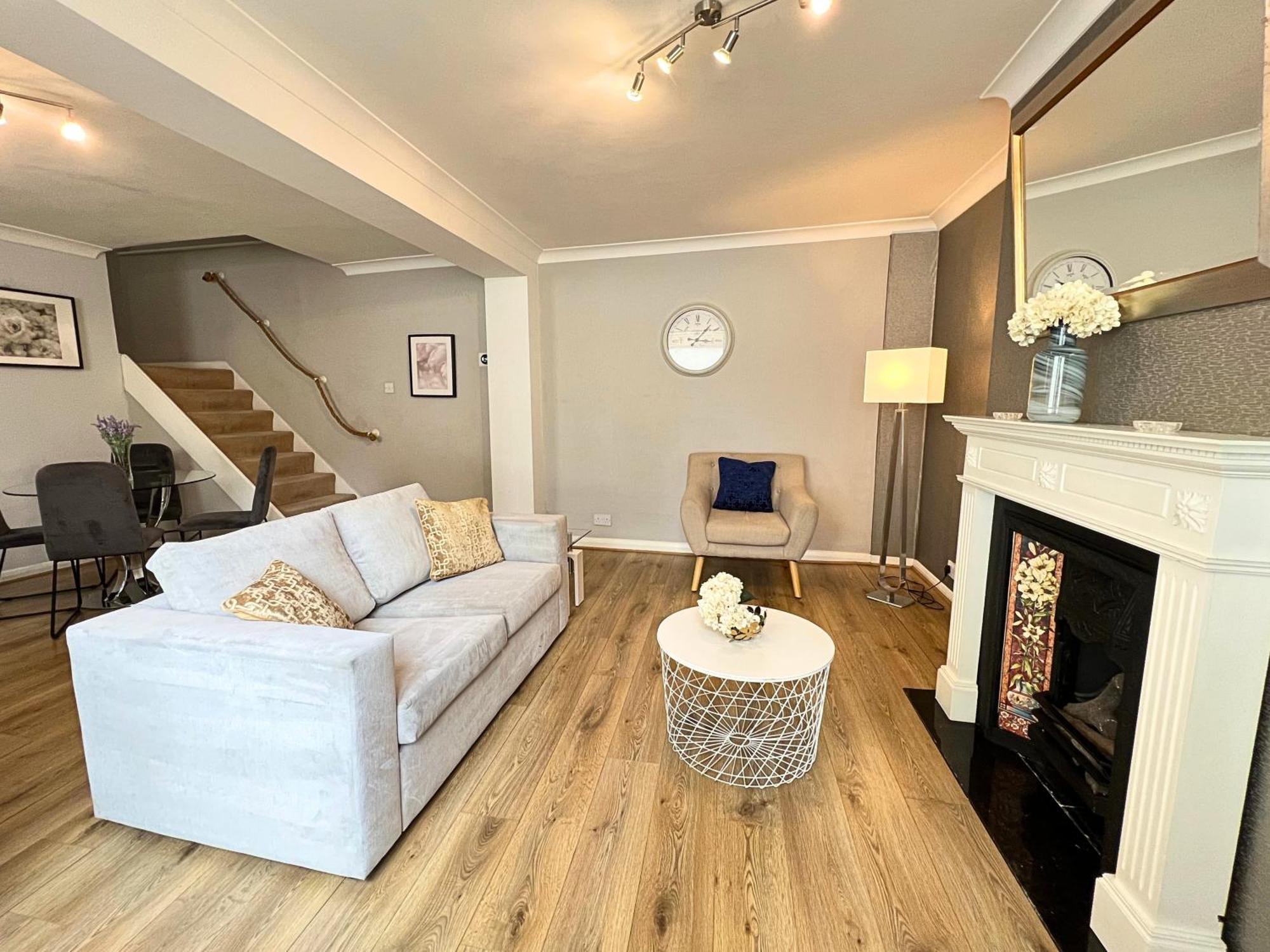 Kensington 2 Bedroom House-Big Living Area And Kitchen-Harrods-National History Museum-Hyde Park-Near 2 Underground Lines London Exteriör bild