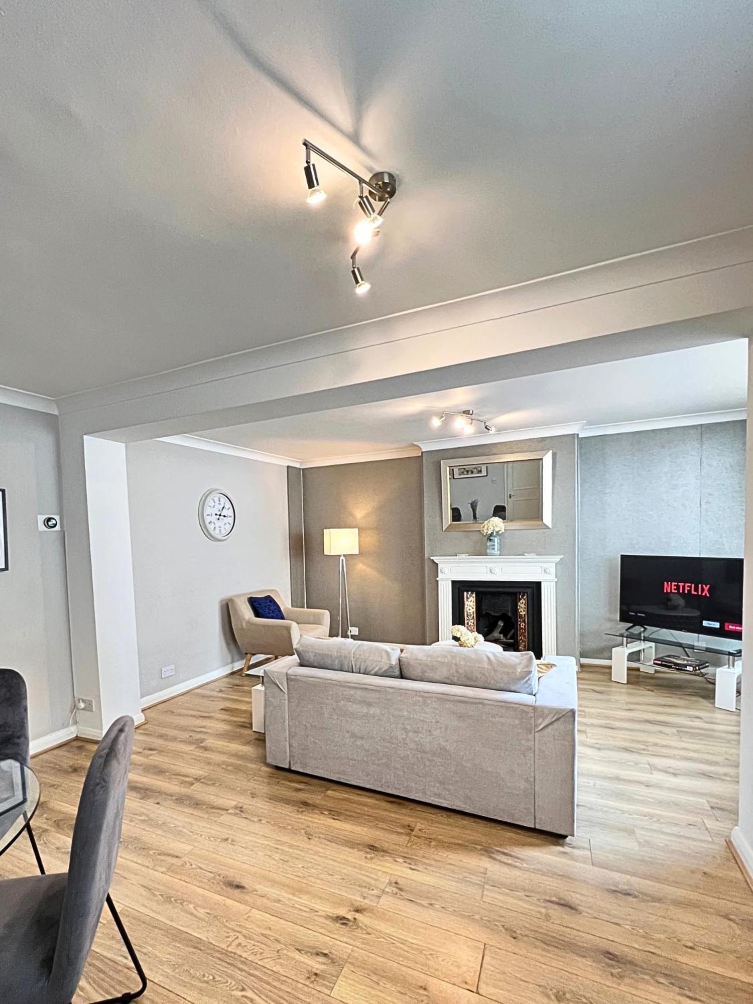 Kensington 2 Bedroom House-Big Living Area And Kitchen-Harrods-National History Museum-Hyde Park-Near 2 Underground Lines London Exteriör bild