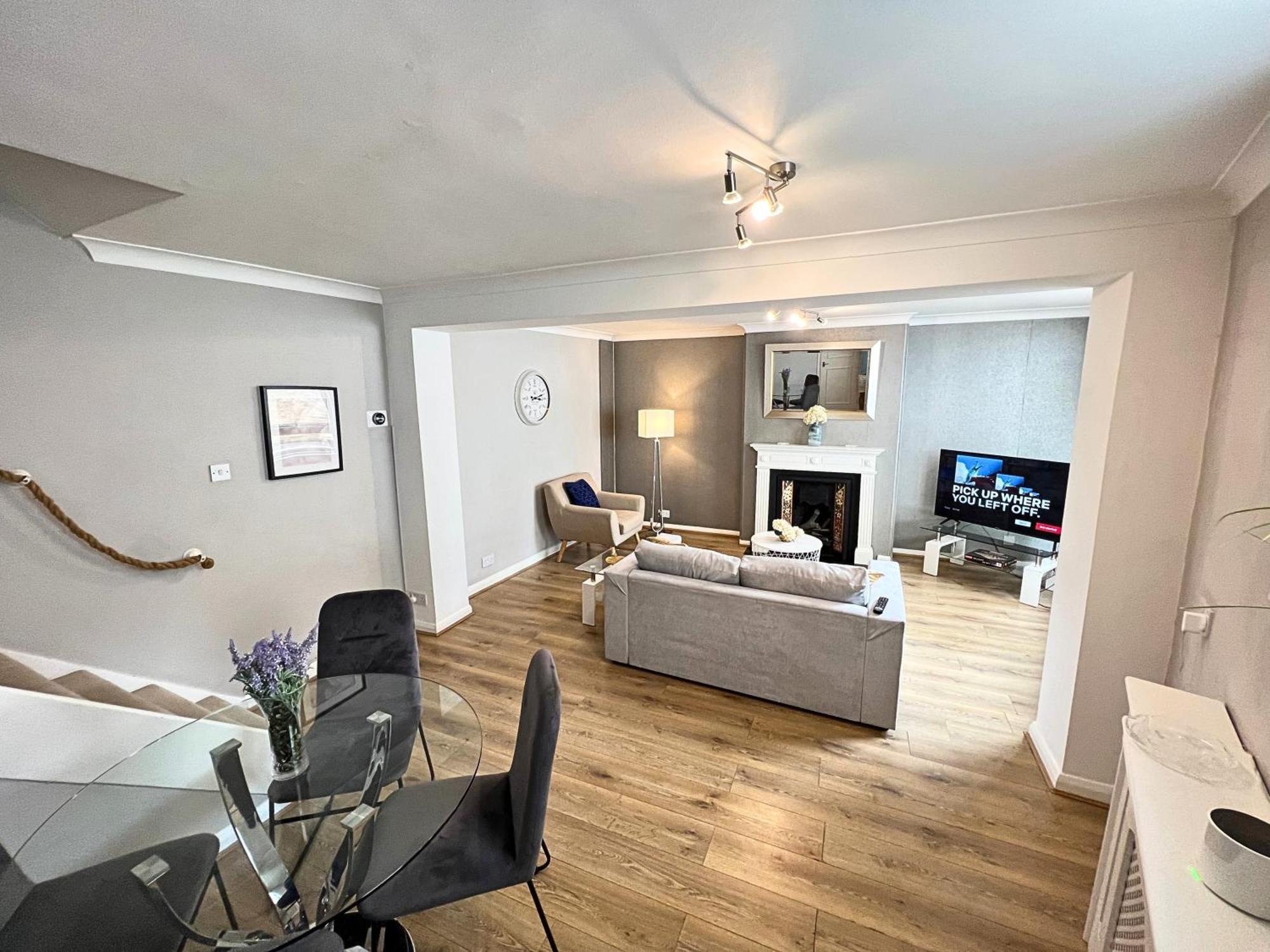 Kensington 2 Bedroom House-Big Living Area And Kitchen-Harrods-National History Museum-Hyde Park-Near 2 Underground Lines London Exteriör bild